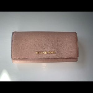 Michael Korda Wallet - Soft Pink